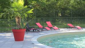 Piscine extérieure (ouverte en saison)