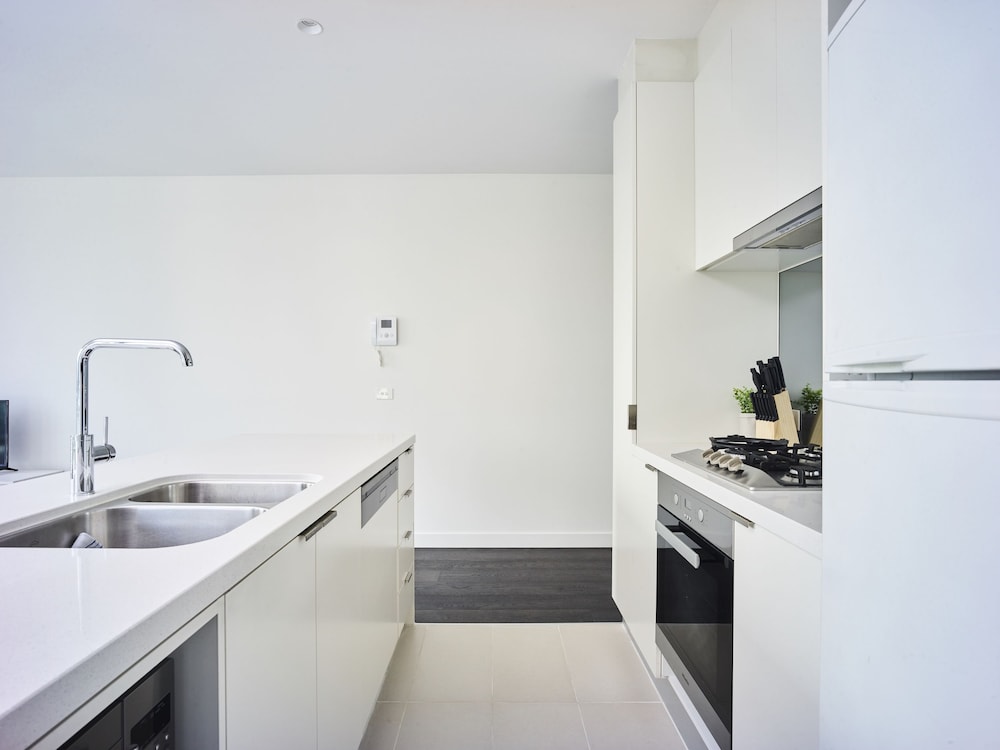 Sleek and Scenic Apartment in Southbank