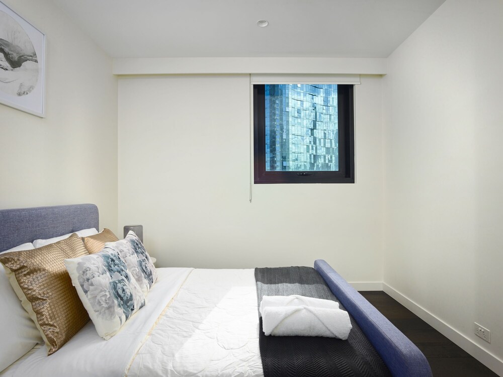 Sleek and Scenic Apartment in Southbank