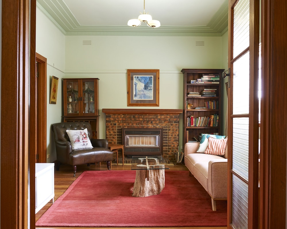 Private And Peaceful 4 Bedroom Retreat In East Bendigo