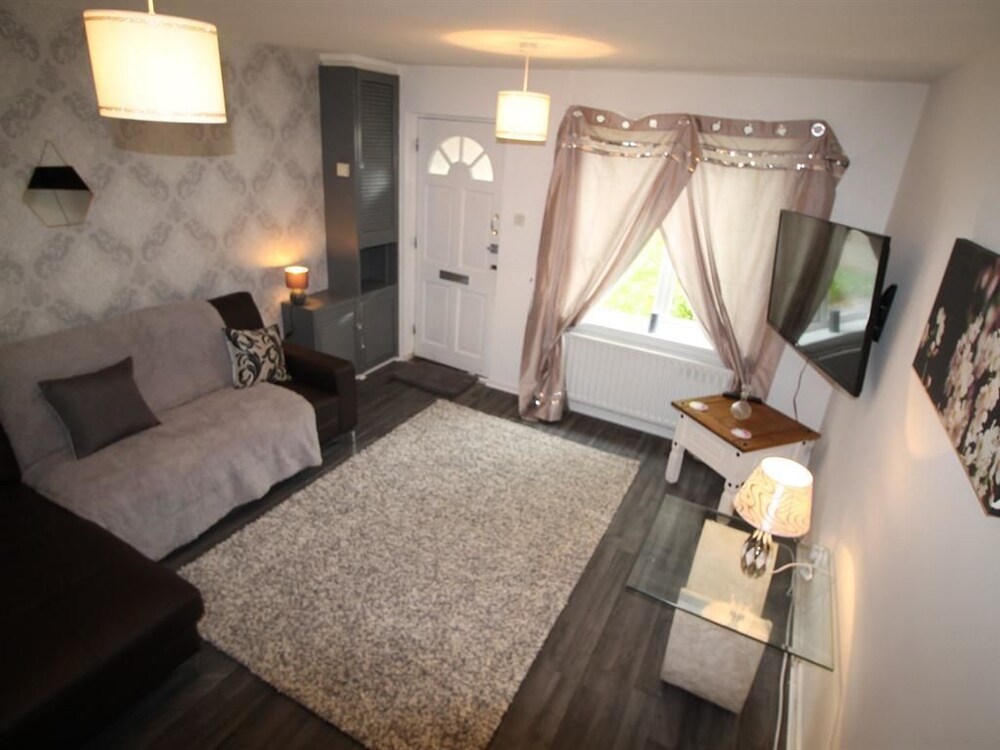 Holgate Close 3 Bedroom House By Cardiff Holiday Homes
