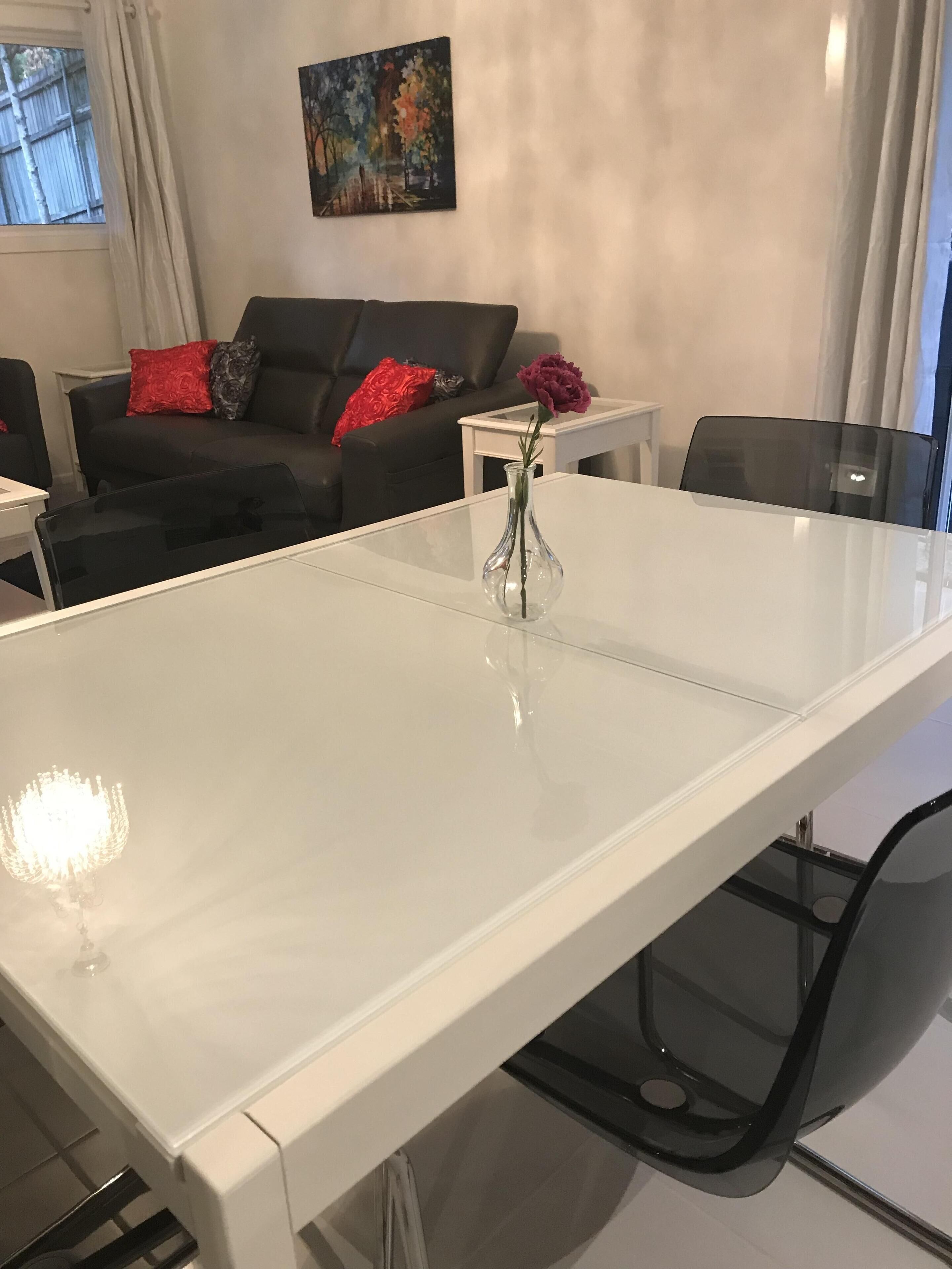 Modern Self Contained Unit, Close to Brisbane CBD