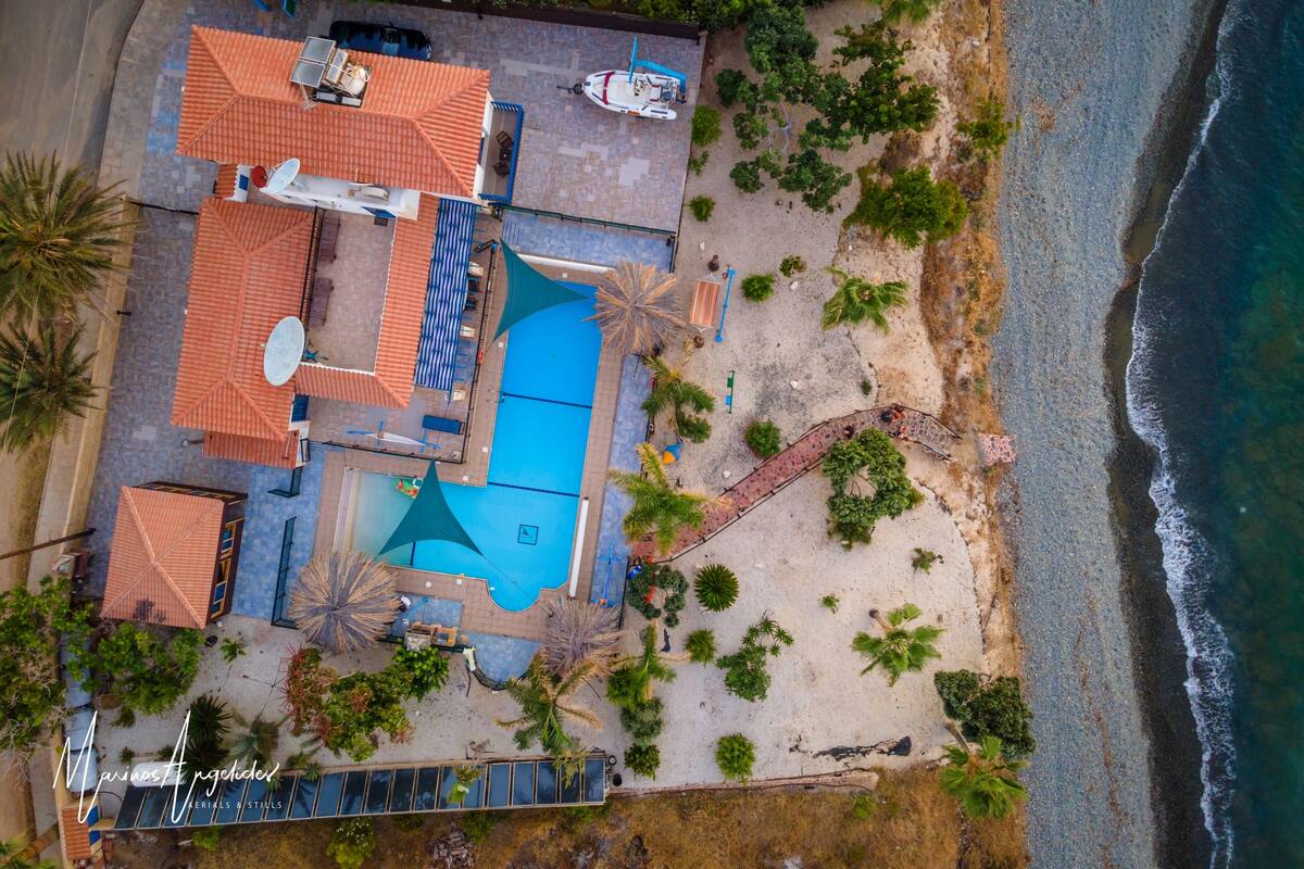 Front Beach 3 Bedrooms Villa Huge Heated Swimming Pool 15x5x10 Meters L Shape Pomos Hotelbewertungen Expedia At