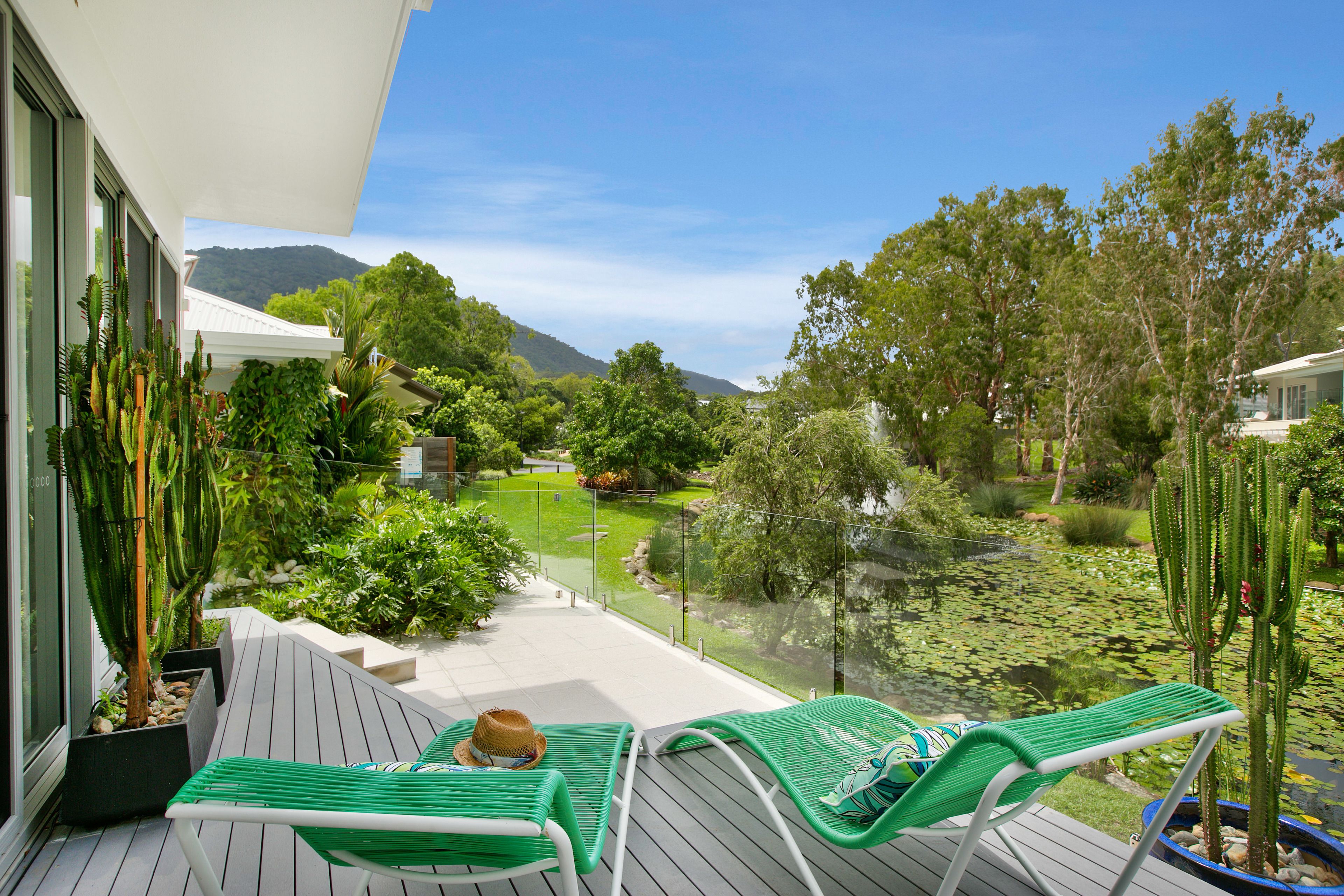 Tranquil Waters - Luxury in Oceans Edge