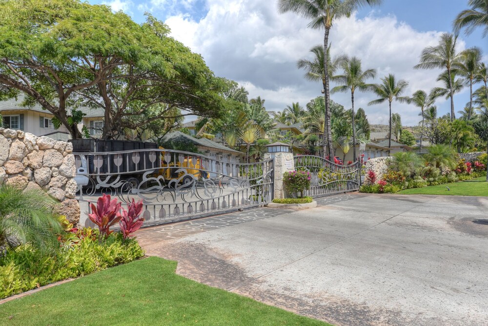 BREATHTAKING OCEANFRONT 3 BEDROOM LUXURY CONDO IN KAI LANI, KO OLINA