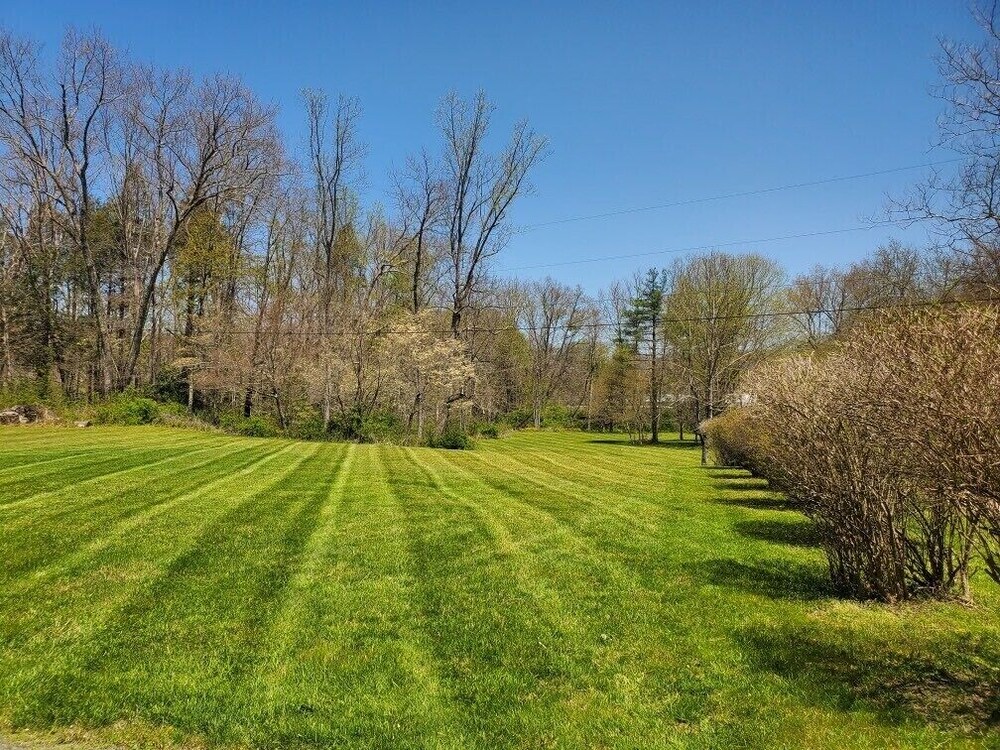 Spacious, 1st Class Hot Tub, Theater Room, Pool Table, Ping Pong, Fireplaces,..