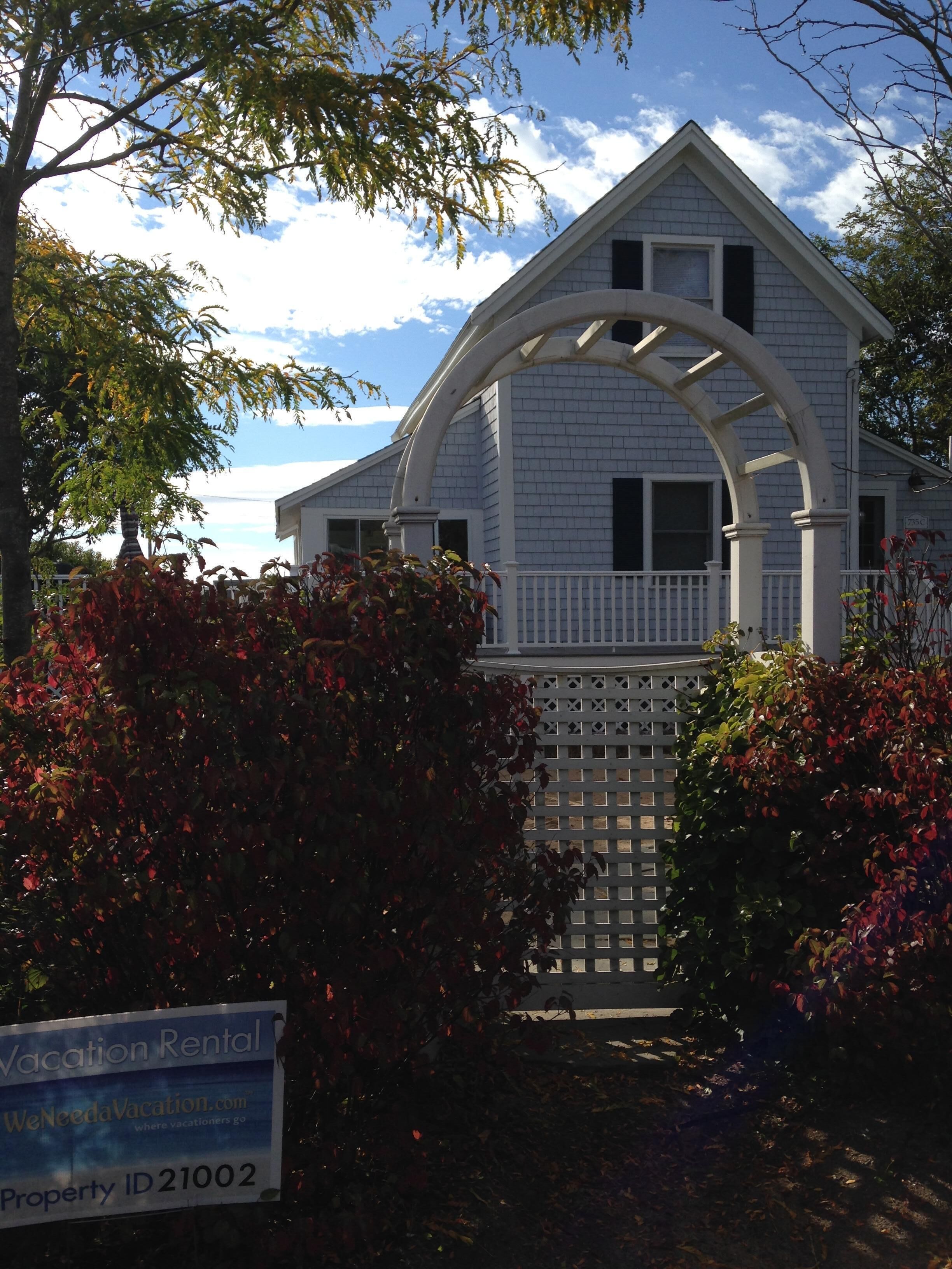 Views Of Cape Cod Bay at Campground Beach, A/C, Heat, Wifi, Outdoor Shower in Eastham, United States