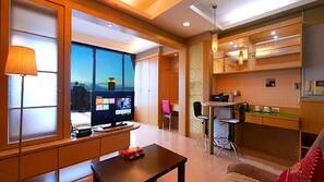 Desk, blackout drapes, free WiFi, bed sheets