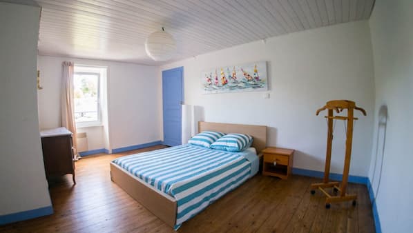 4 bedrooms, WiFi, linens