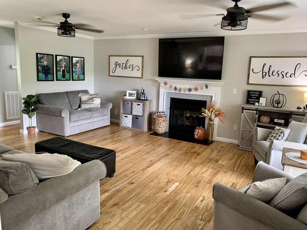 Reduced !! Beautiful Home Located 2.5 miles from Bristol Motor Speedway !!