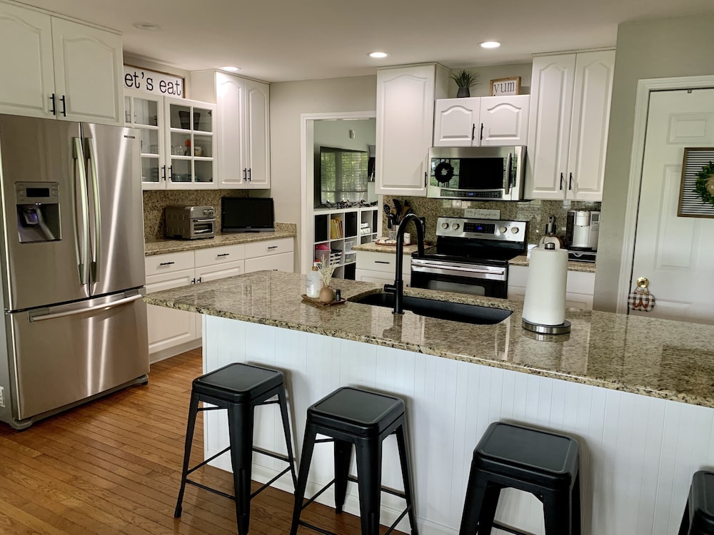 Reduced !! Beautiful Home Located 2.5 miles from Bristol Motor Speedway !!