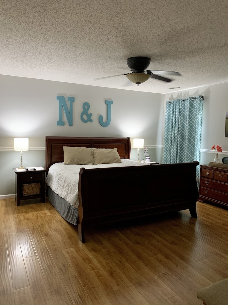 Reduced !! Beautiful Home Located 2.5 miles from Bristol Motor Speedway !!