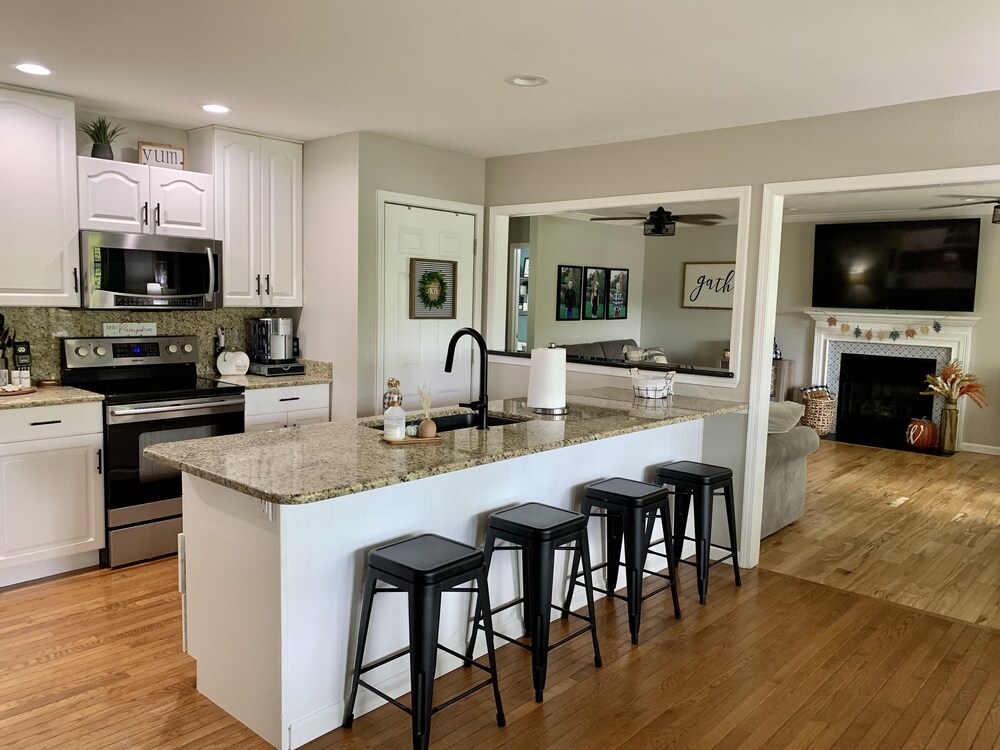 Reduced !! Beautiful Home Located 2.5 miles from Bristol Motor Speedway !!