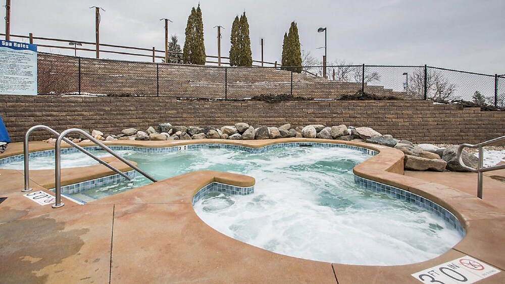Christmas Mountain Village Resort, Golf/ski, Wisconsin Dells, 2br/2ba ...
