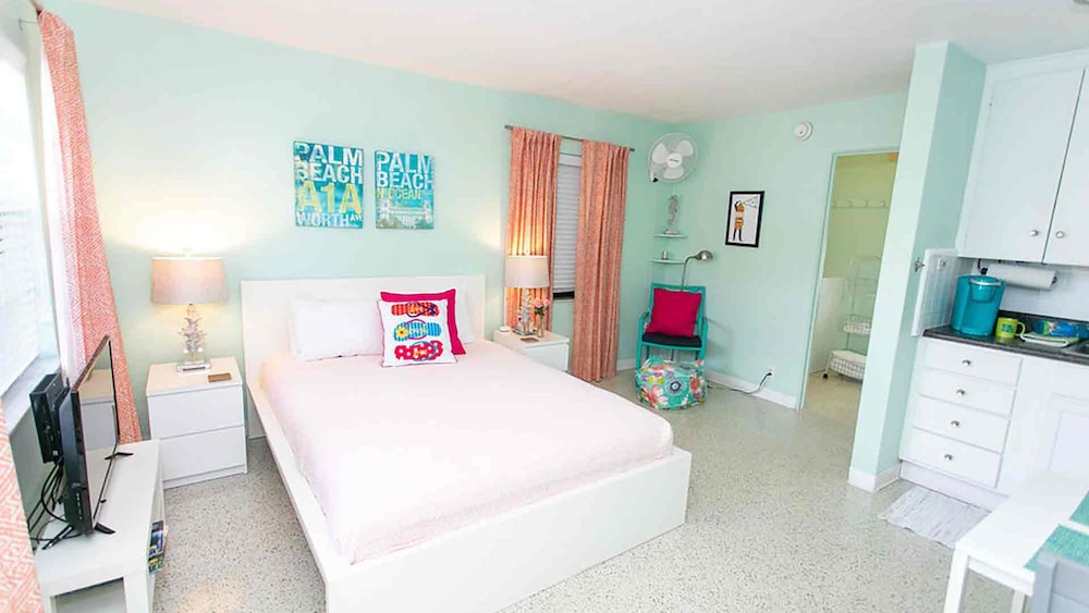 Sunset Inn & Cottages - Inn Suite 5