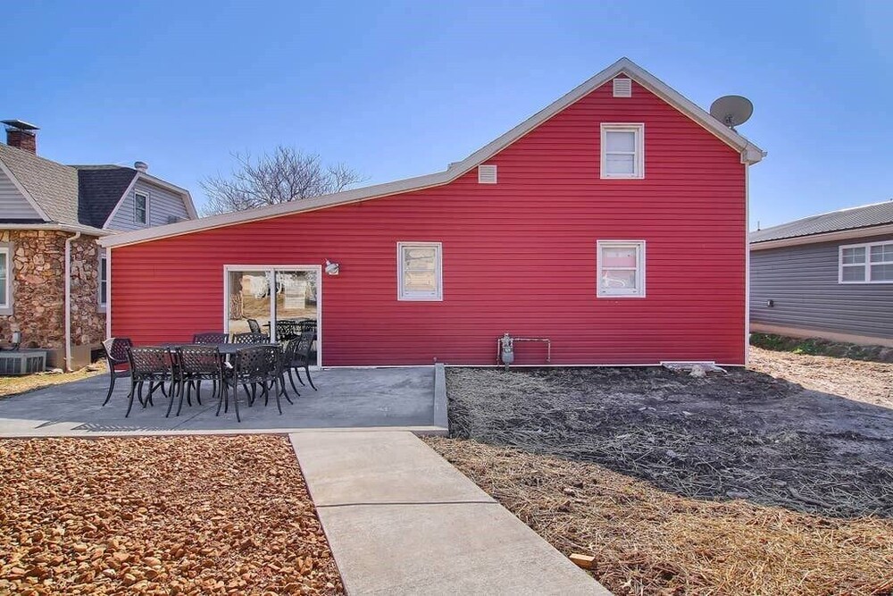 Terrace/patio, The Farmhouse Inn: 3 bed, 3.5 whole house rental