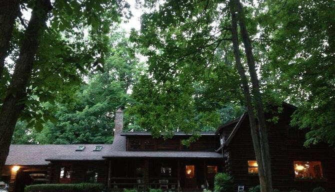 Spacious Log Home Overlooking Canandaigua Lake Pet Friendly Sleeps 12 In Rochester Ny Expedia