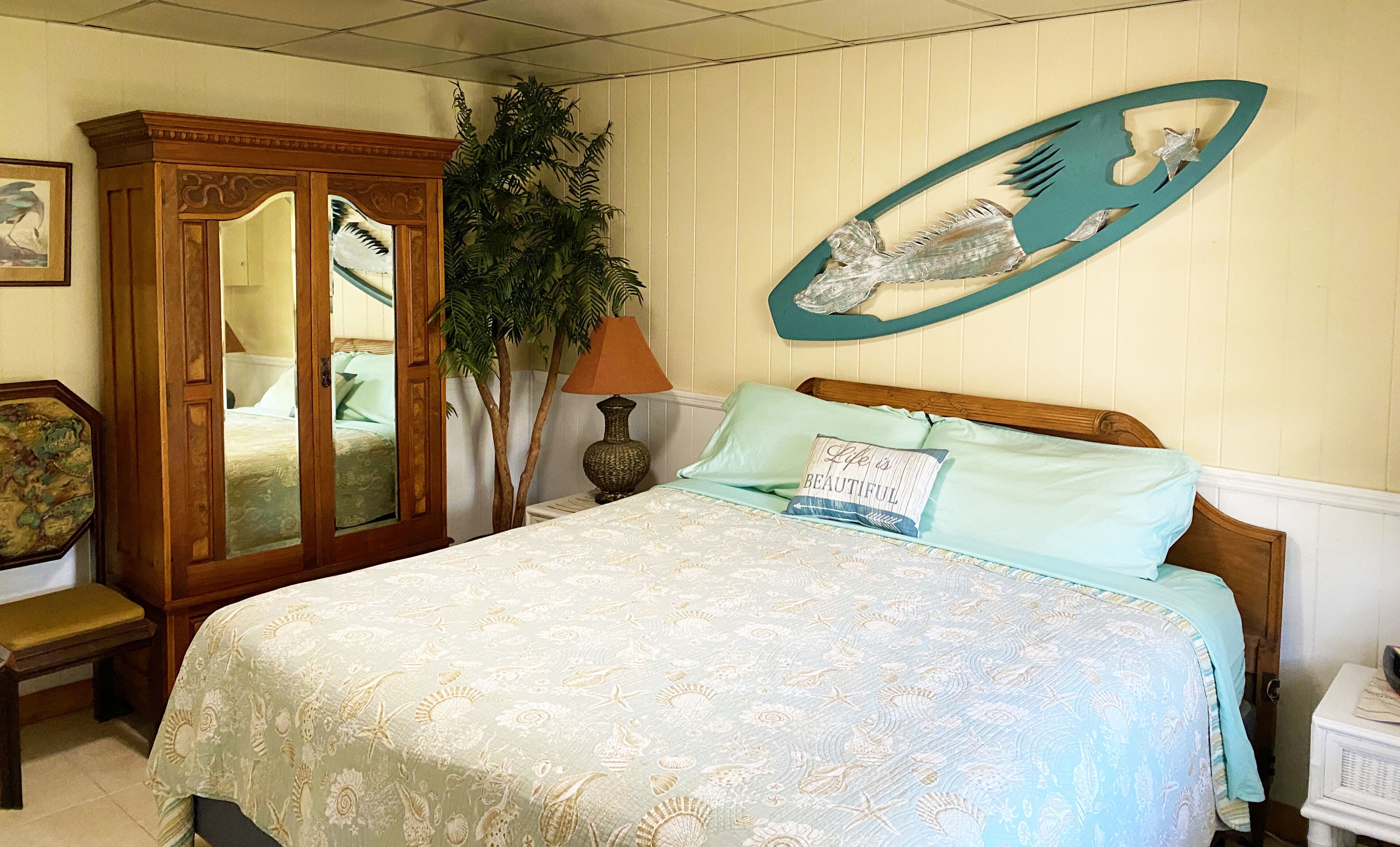 Tropical Waterside Cottage -   Walk 400 yds. to Beach! Ideally Located. in Jupiter, United States