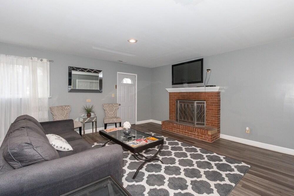 1 night FREE buy 4 get one free