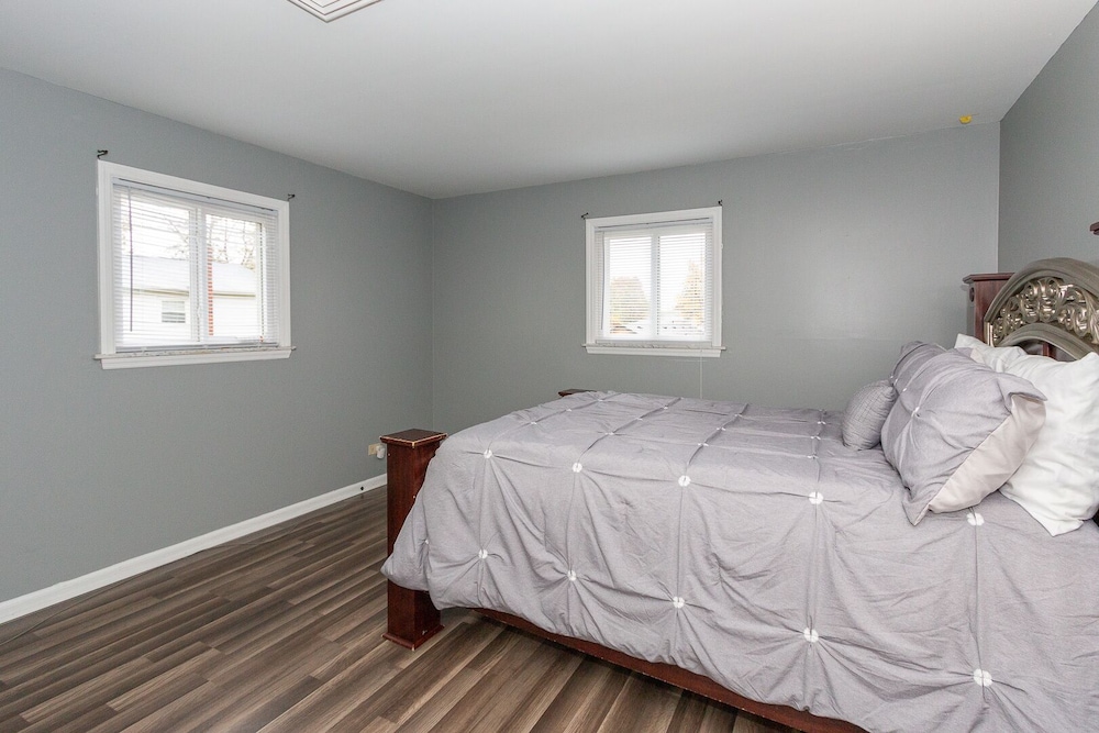 1 night FREE buy 4 get one free