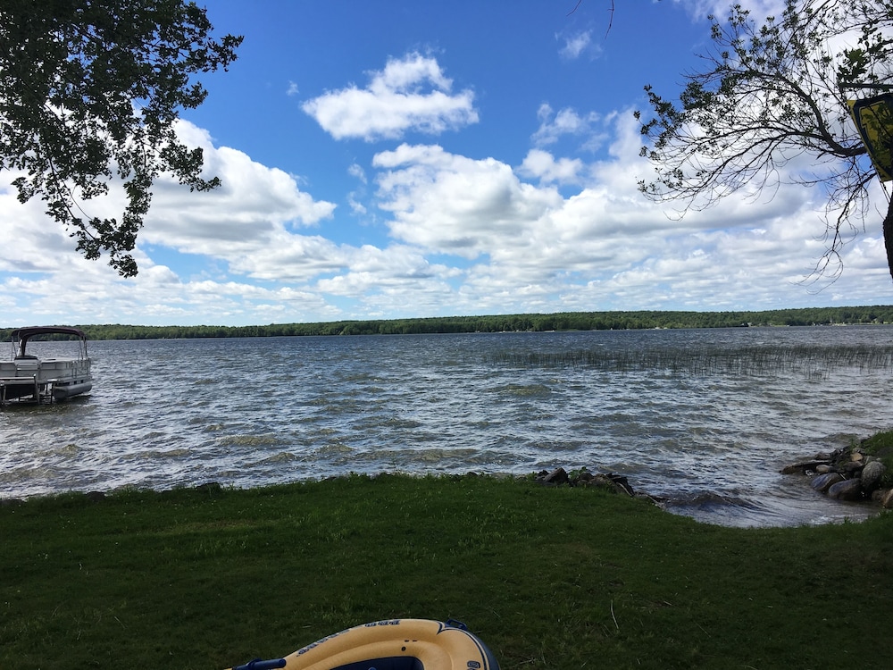 Charming Big Manistique Lake Cottage In Michigan's Beautiful Upper