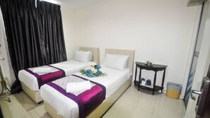 Desk, blackout drapes, iron/ironing board, free WiFi