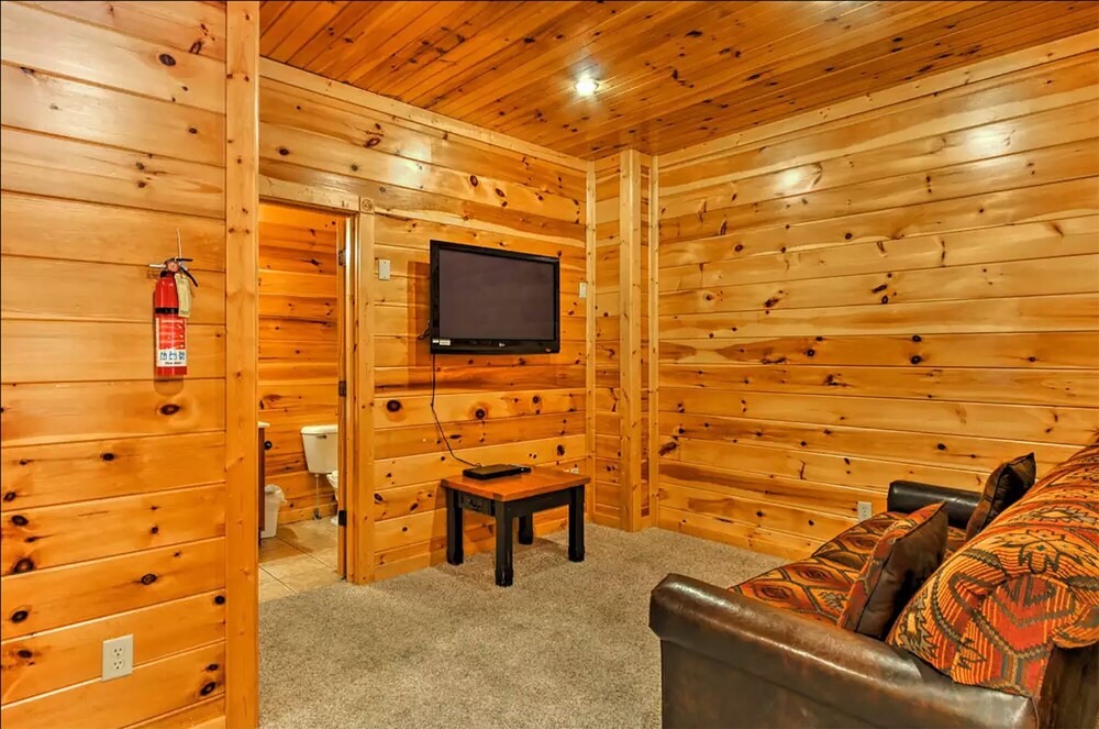 Gatlinburg Cabin close to everything with great views