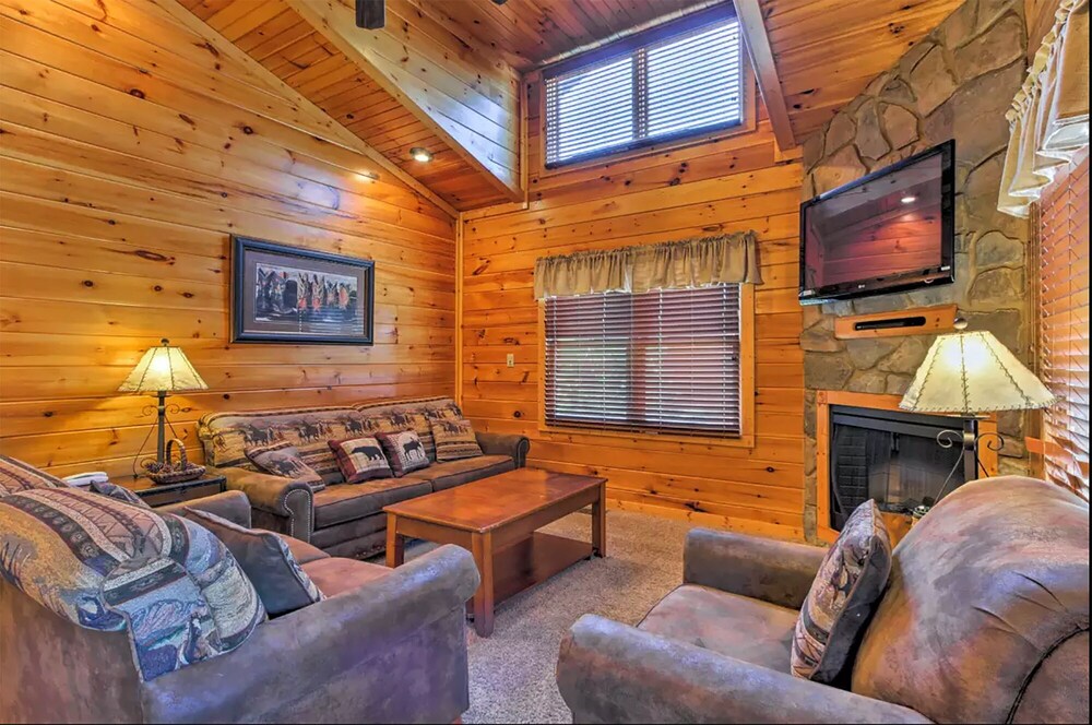 Gatlinburg Cabin close to everything with great views