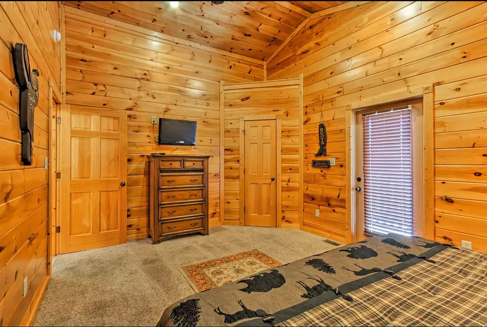 Gatlinburg Cabin close to everything with great views