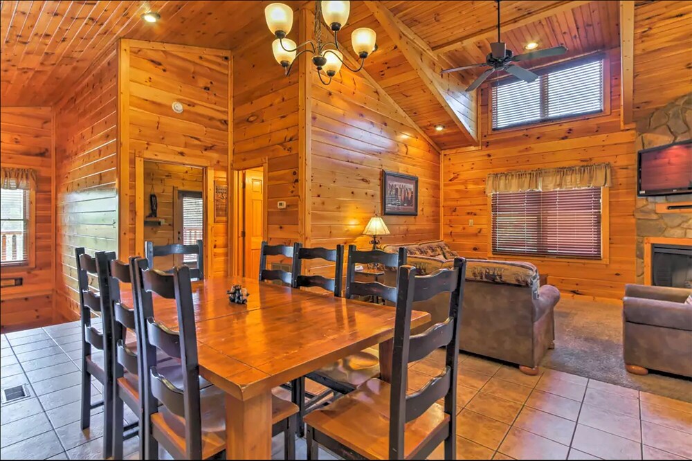 Gatlinburg Cabin close to everything with great views