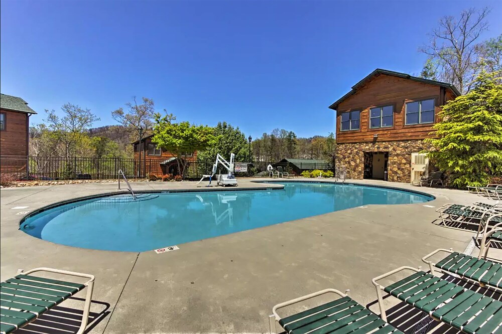 Gatlinburg Cabin close to everything with great views