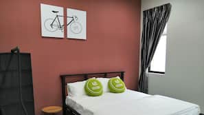 6 bedrooms, desk, iron/ironing board, free WiFi