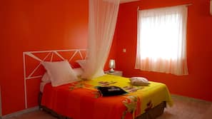 1 bedroom, iron/ironing board, free WiFi