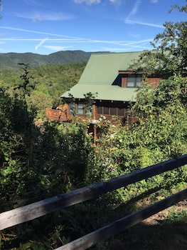 Alpine Mountain Majesty Luxury Cabin With Breathtaking Mountain