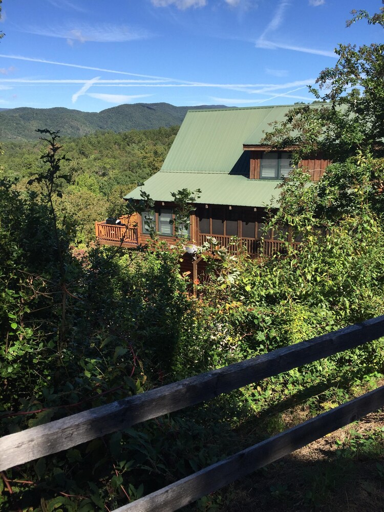 Mountain Majesty Luxury CabinBreathtaking Mountain Views Helen/SauteeNacoochee
