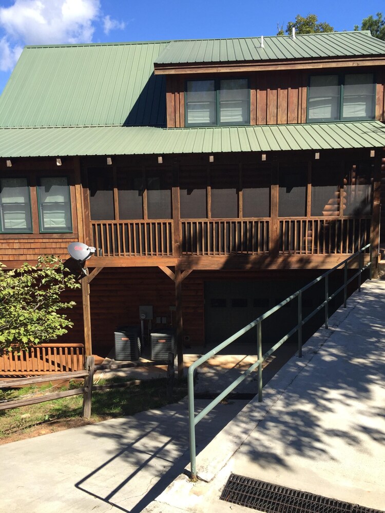 Mountain Majesty Luxury CabinBreathtaking Mountain Views Helen/SauteeNacoochee