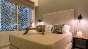 Minibar, cortinas opacas, tabla de planchar con plancha y wifi gratis