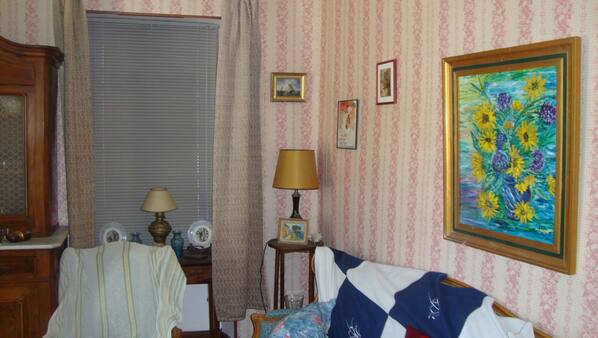 3 chambres, fer et planche à repasser, Wi-Fi, draps fournis