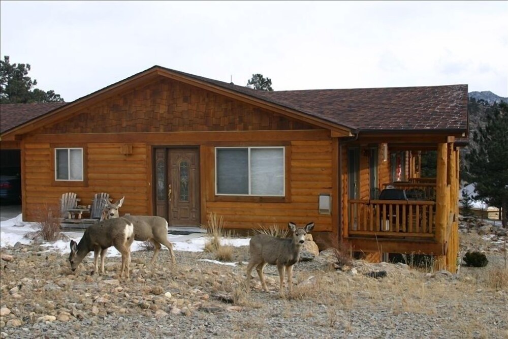 Ideal Mountain Home Walk To Town Quiet Deck With Mtn View In