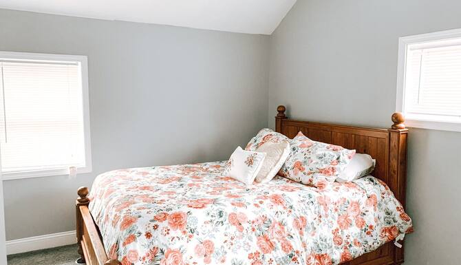 Charming Family Cottage 3 Blocks From Downtown Elk Rapids W Wifi Central Air In Mi Expedia Wifi Central Air In Elk Rapids Mi, Charming Charlie Grand Rapids