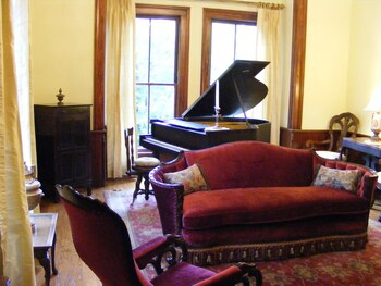 Adair Manor Bed Breakfast Deals Reviews Cartersville Usa Wotif