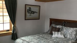3 bedrooms, iron/ironing board, Internet, linens