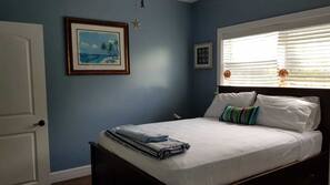 Cortinas opacas, tabla de planchar con plancha, wifi gratis