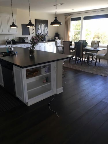 Beautiful Model Home 5br/4.5bath for Your Comfortable Stay in Concord, United States