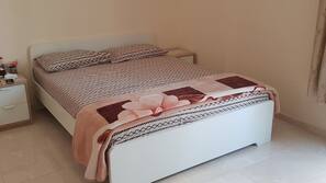 1 bedroom, iron/ironing board, Internet