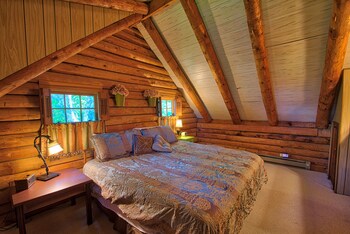 Winds Aloft Quaint Cabin With Grandfather Mountain Views Fire