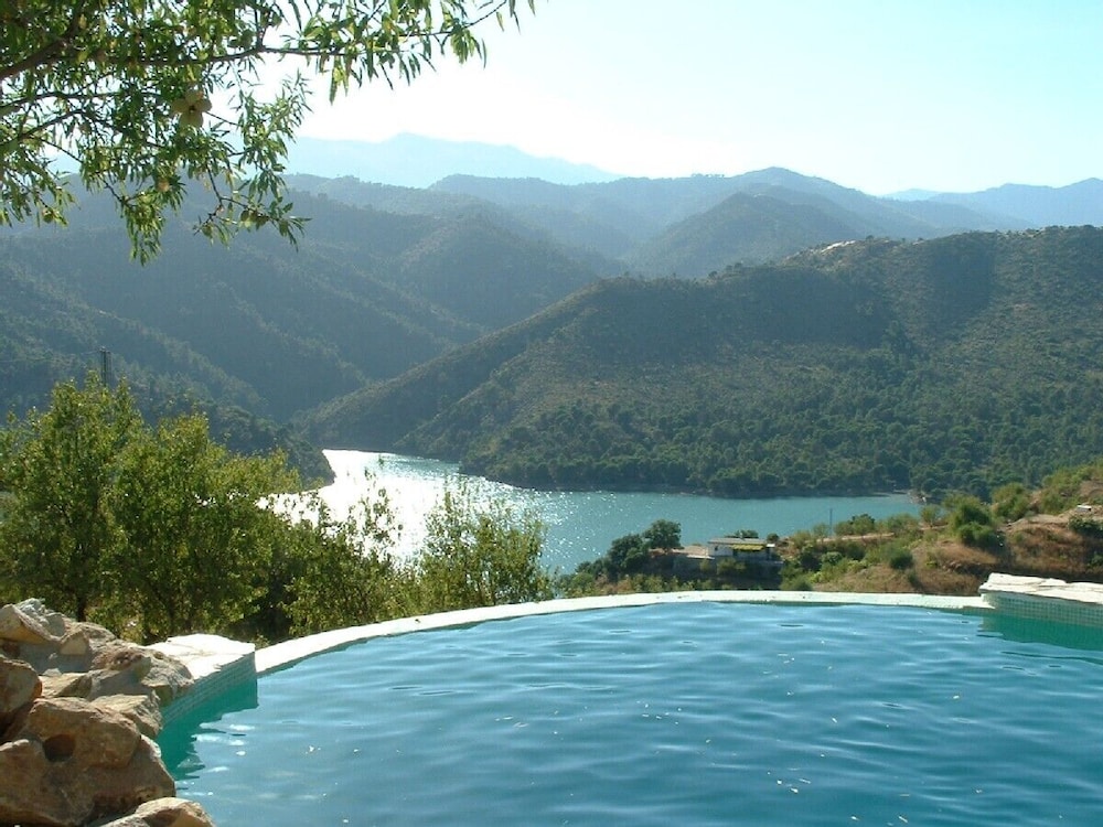 Country Villa With Large Infinity Pool in a Rural Location Overlooking Lake in Istan, Spain
