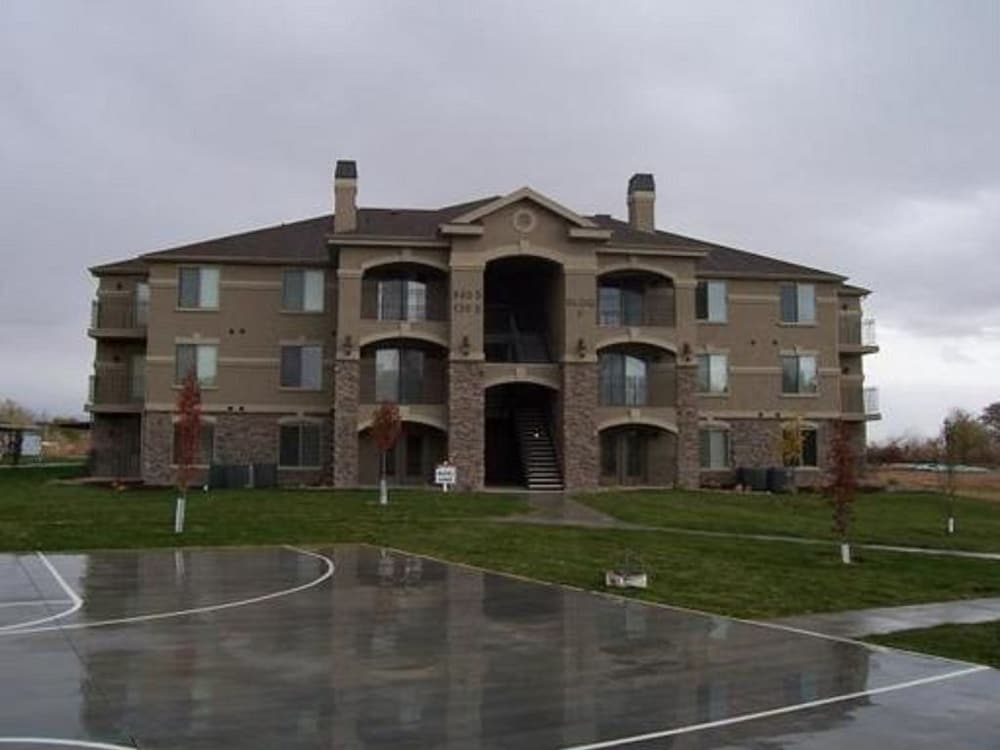 Pet Friendly, Outdoor Enthusiasts, Adventure Seeker in Vernal, United States
