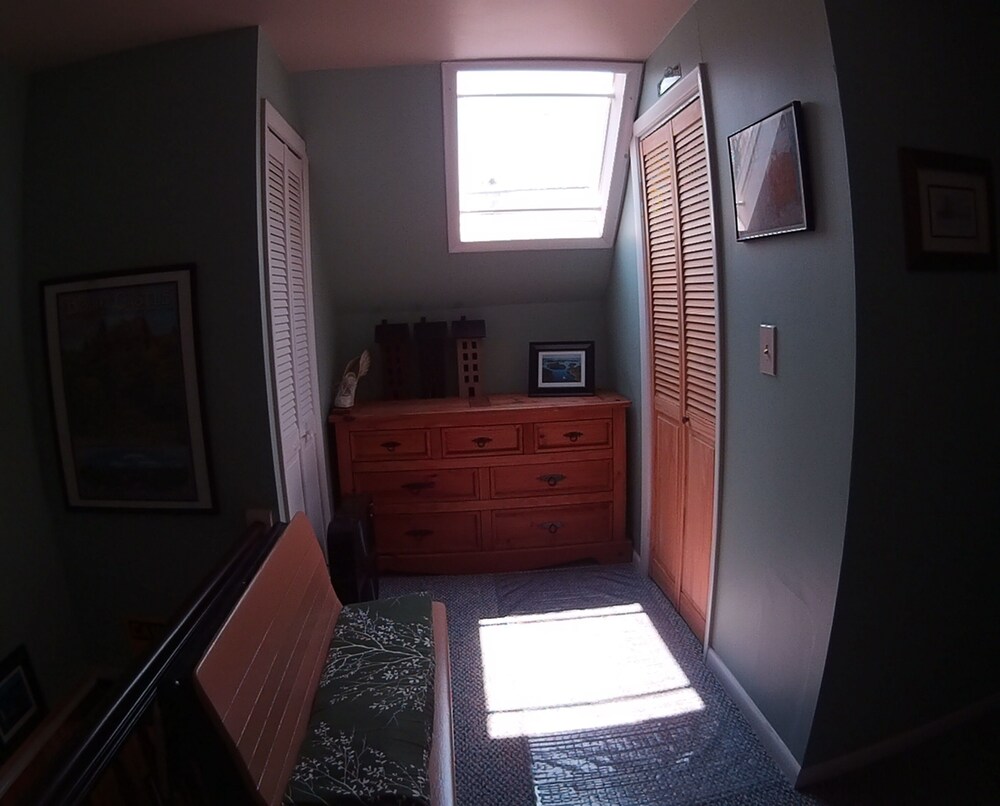 Thousand Islands "FUN" easy 5 minutes walk to Downtown & Uncle Sam