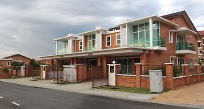 New and Classic Homestay 2 Storey House